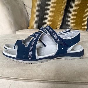 Dr. Scholl’s gel cushion sandals